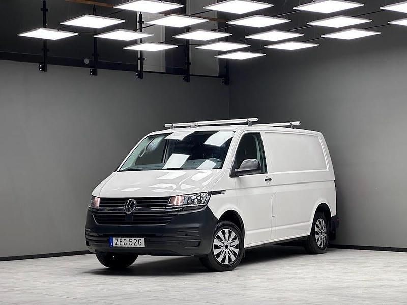 Vit Begagnad 2023 VW T6.1 Van | 349 900 kr (Superpris) - Bild 1/3