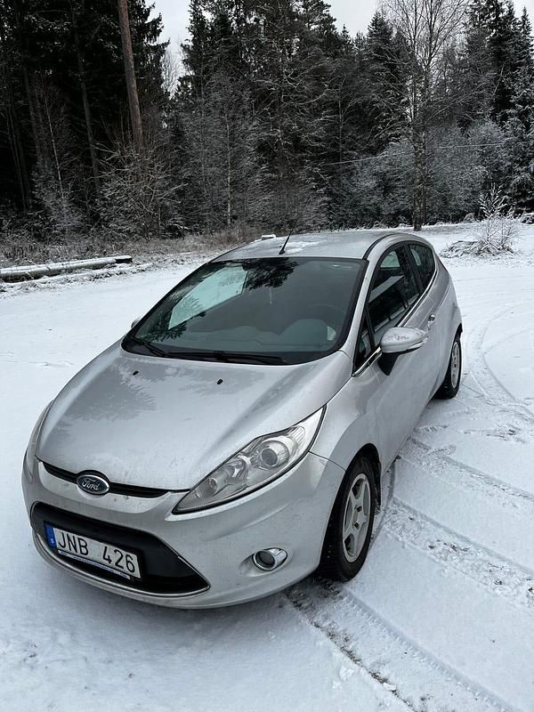 Begagnad 2009 Ford Fiesta Halvkombi | 25 000 kr (Superpris) - Bild 1/4