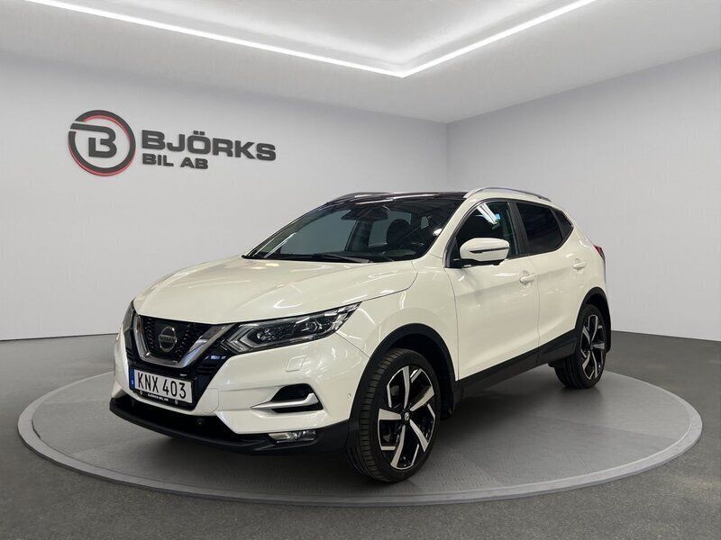 Vit Begagnad 2018 Nissan Qashqai SE SUV | 168 500 kr (Lite dyr) - Bild 1/4
