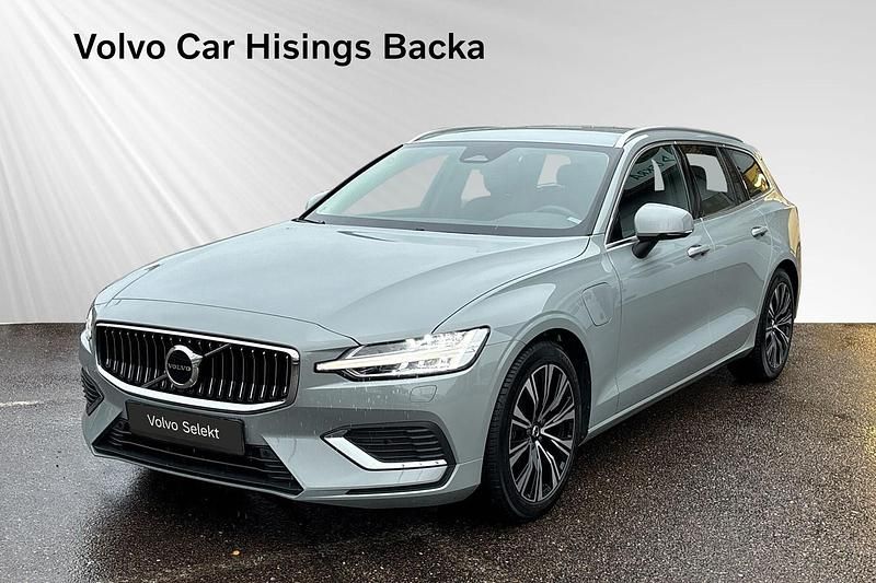 Begagnad Volvo V60 Core 355 HK (261 kW) 2024 Grå Kombi