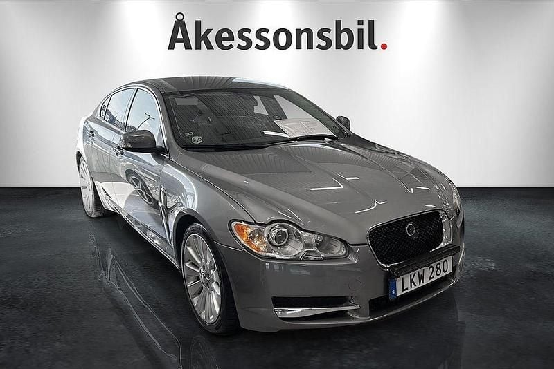 Begagnad Jaguar XF 298 HK (219 kW) 2008 Grå Sedan