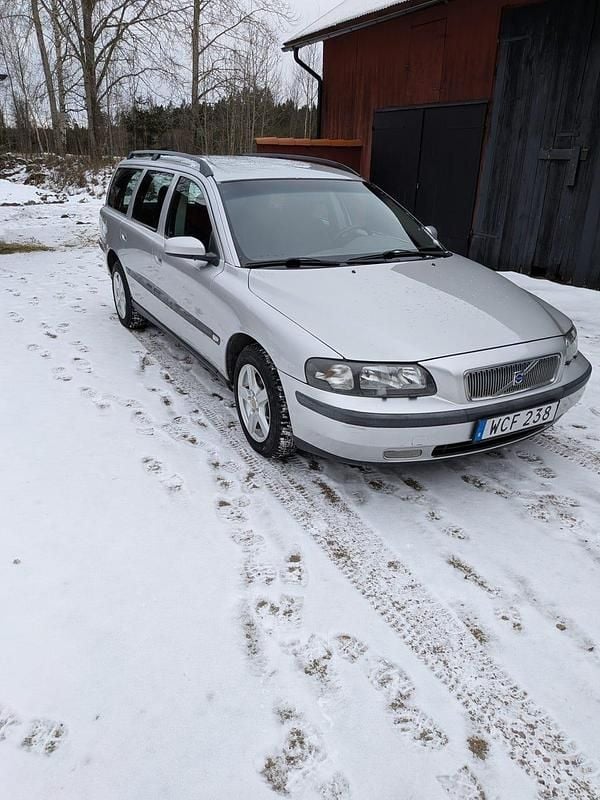 Begagnad 2004 Volvo V70 Kombi | 10 000 kr (Superpris) - Bild 1/1