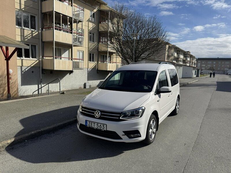 Vit Begagnad 2018 VW Caddy Life Minibuss | 215 000 kr (Dyr) - Bild 1/4