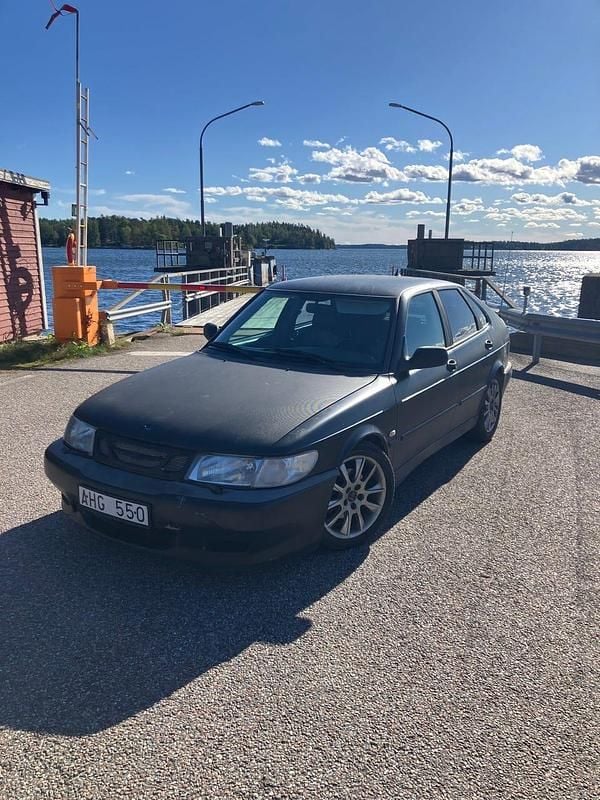 Svart Begagnad 1999 Saab 9-3 Halvkombi | 5 000 kr (Marknadspris) - Bild 1/4