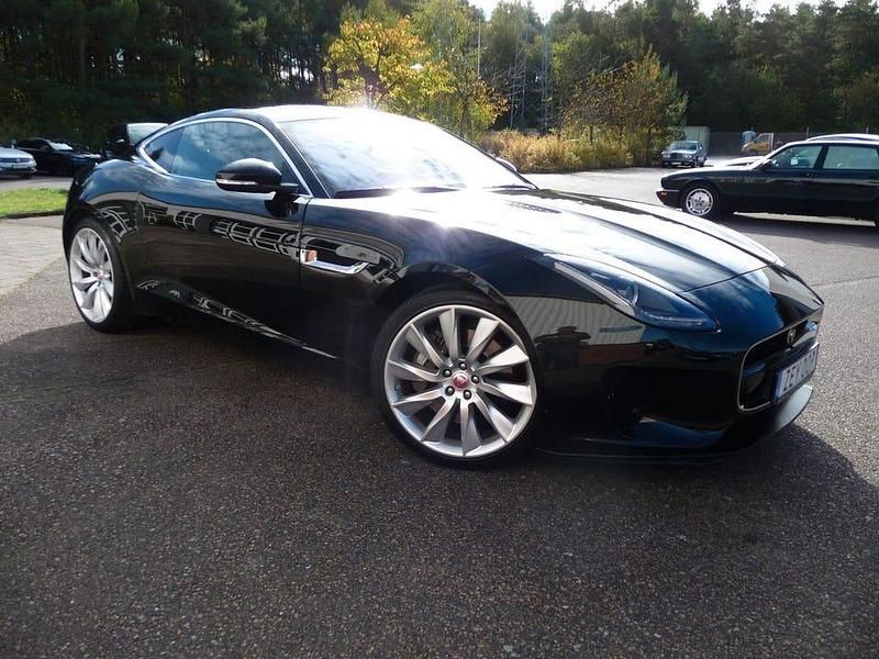 Begagnad Jaguar F-Type 340 HK (250 kW) 2018 Svart (narvik black) Sportkupé