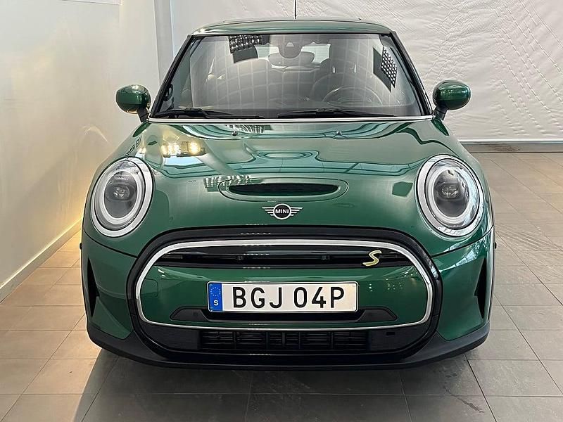 Begagnad Mini Cooper SE 135 kW (184 HK) 2023 Britsh racing grön Halvkombi