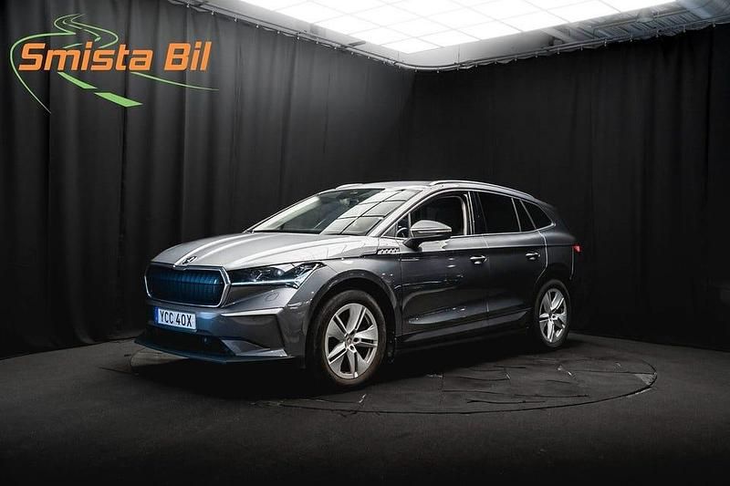 Grå Begagnad 2022 Skoda Enyaq iV SUV | 358 900 kr (Bra pris) - Bild 1/3