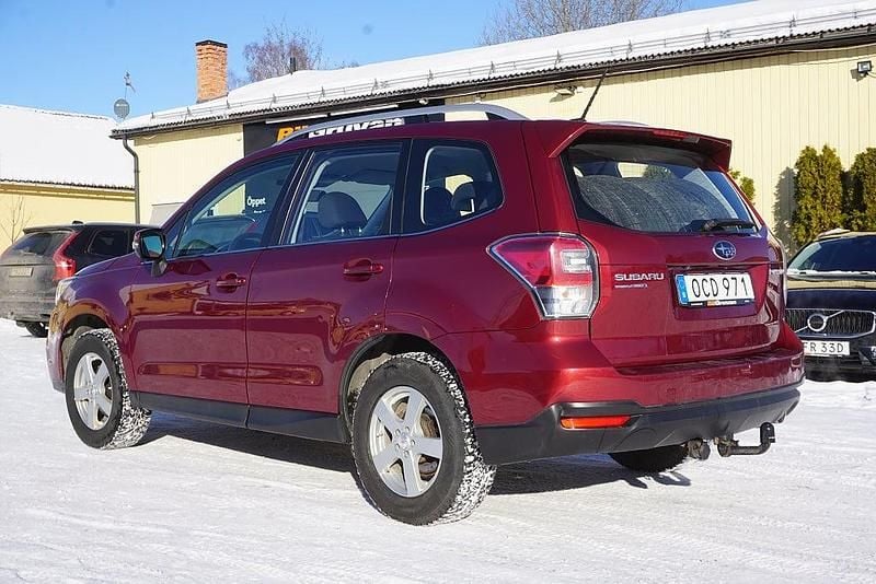 Begagnad Subaru Forester 150 HK (110 kW) 2016 Röd SUV