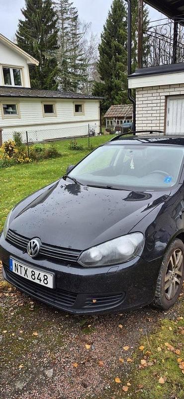 Begagnad VW Golf VII 105 HK (77 kW) 2012 Svart Kombi