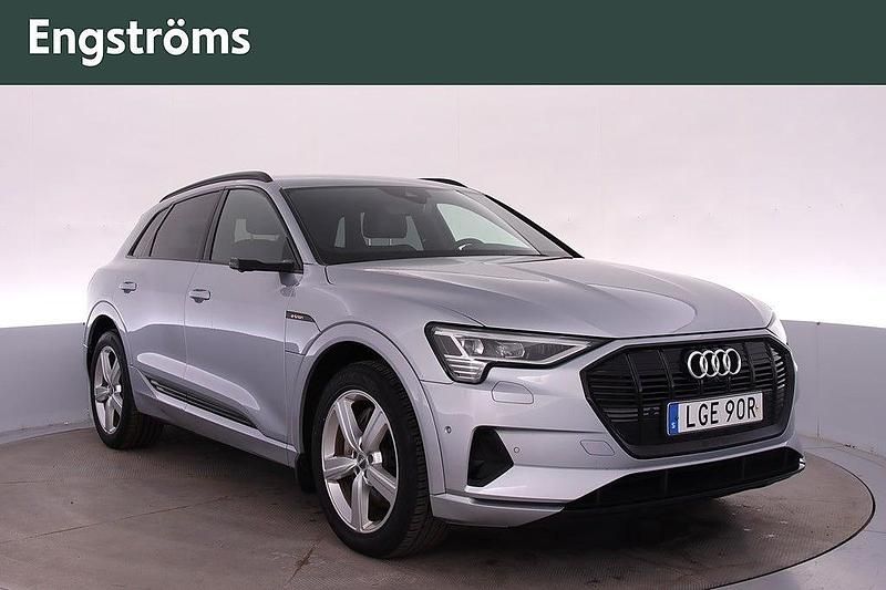 Begagnad Audi e-tron Design 300 kW (408 HK) 2019 Silver SUV