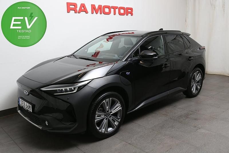 Svart (black mica) Begagnad 2022 Subaru Solterra SUV | 379 900 kr (Superpris) - Bild 1/3