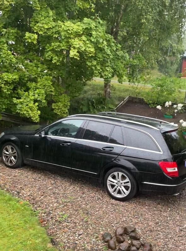 Begagnad 2012 Mercedes C220 Kombi | 90 000 kr (Marknadspris) - Bild 1/3