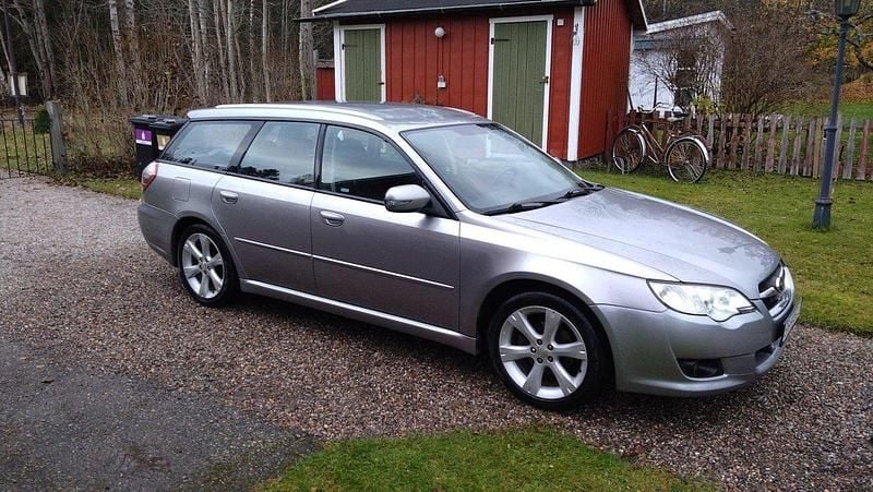 Silver Begagnad 2008 Subaru Legacy Kombi | 34 900 kr (Superpris) - Bild 1/4