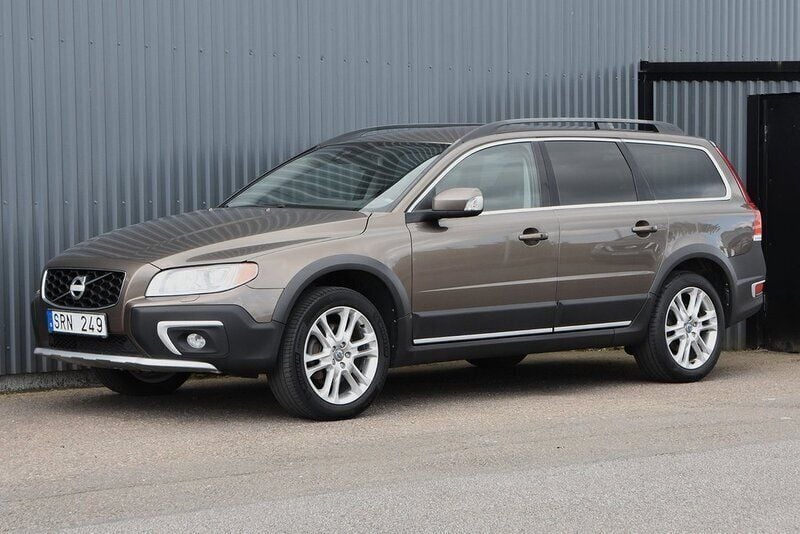 Brun Begagnad 2013 Volvo XC70 Summum SUV | 105 900 kr (Bra pris) - Bild 1/4