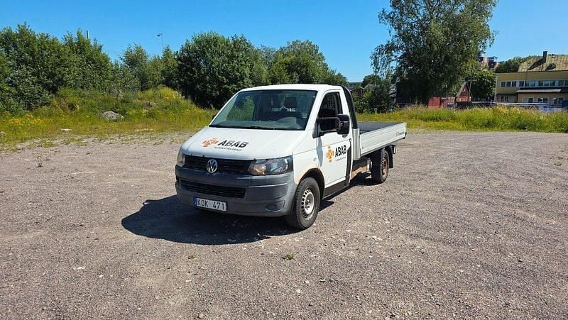 Vit Begagnad 2010 VW T5 Van | 29 900 kr (Marknadspris) - Bild 1/4