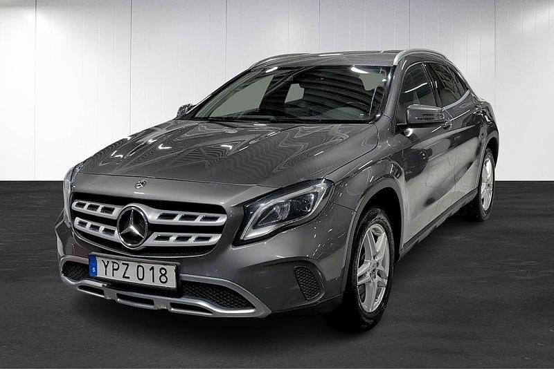 Begagnad Mercedes GLA220 184 HK (135 kW) 2017 Grå SUV
