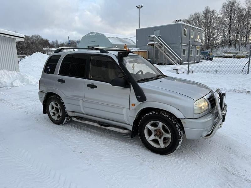 Begagnad 2004 Suzuki Grand Vitara SUV | 45 000 kr - Bild 1/4