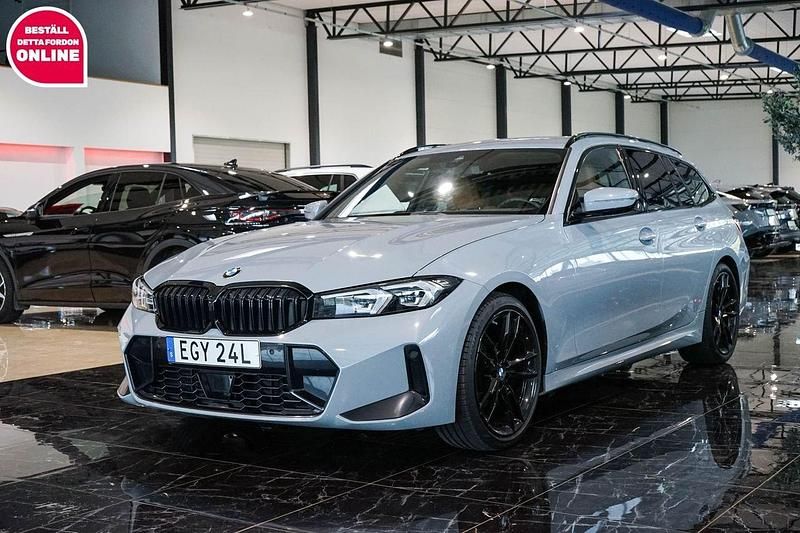 Grå Begagnad 2022 BMW 320 Comfort Edition Kombi | 414 500 kr - Bild 1/4