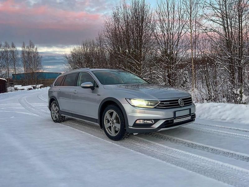 Begagnad 2017 VW Passat Alltrack Kombi | 148 000 kr (Marknadspris) - Bild 1/4