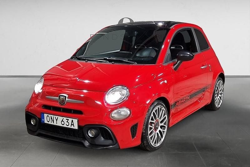Röd Begagnad 2019 Abarth 595 Halvkombi | 139 900 kr (Marknadspris) - Bild 1/3