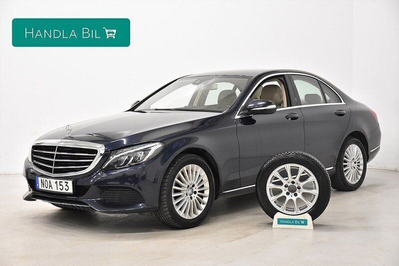 Mörkblå Begagnad 2014 Mercedes C180 Exclusive Sedan | 199 900 kr (Lite dyr) - Bild 1/4