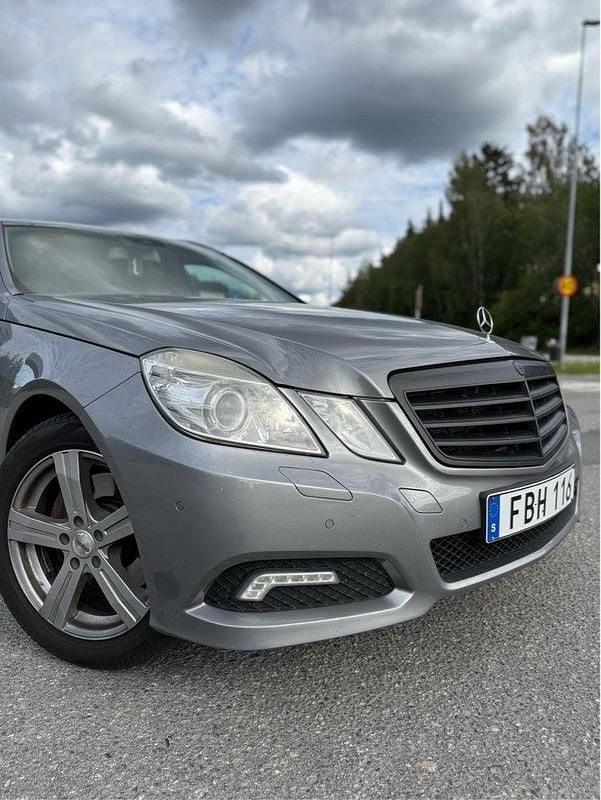 Grå Begagnad 2010 Mercedes E250 Avantgarde Kombi | 64 999 kr (Marknadspris) - Bild 1/4