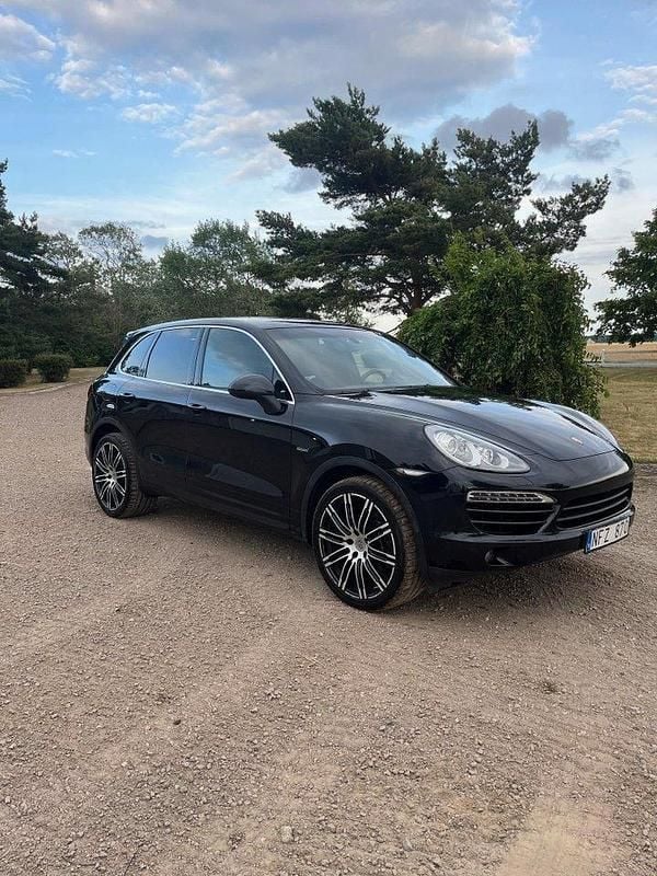 Svart Begagnad 2013 Porsche Cayenne SUV | 199 000 kr (Bra pris) - Bild 1/4