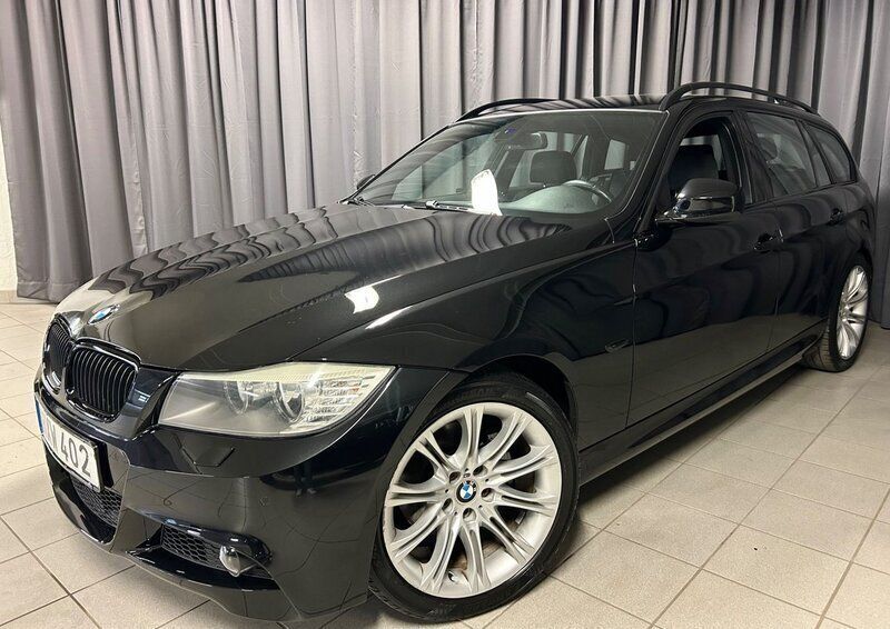 Svart Begagnad 2009 BMW 320 M Sport Kombi | 129 900 kr (Dyr) - Bild 1/4