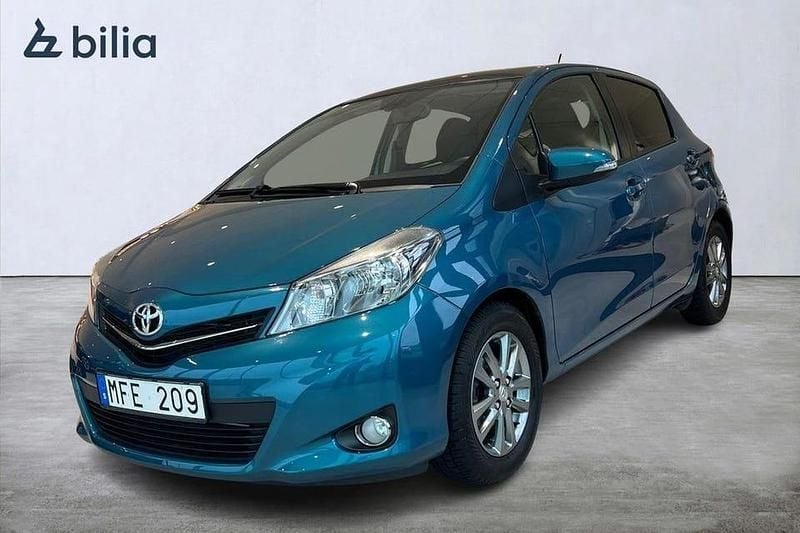 Mörkgrön Begagnad 2011 Toyota Yaris Style Halvkombi | 104 900 kr (Marknadspris) - Bild 1/3