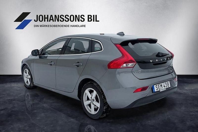 Begagnad Volvo V40 Momentum 116 HK (85 kW) 2014 Grå Halvkombi