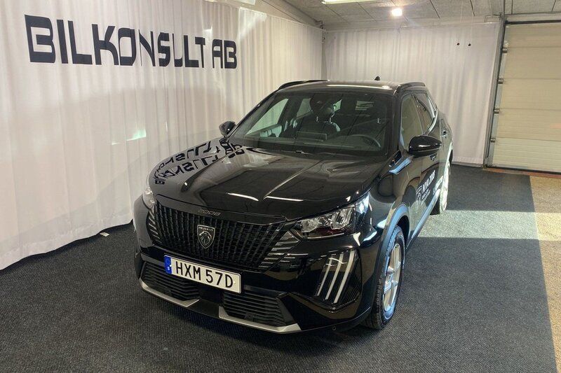 Svart Begagnad 2024 Peugeot 2008 Allure SUV | 215 000 kr (Superpris) - Bild 1/4