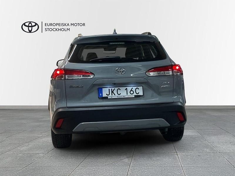 Begagnad Toyota Corolla Cross Active 197 HK (144 kW) 2024 Grå SUV