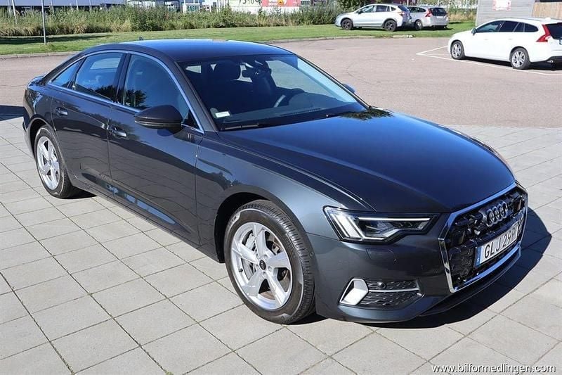 Grå (manhattangrå metallic) Ny 2024 Audi A6 Design Sedan | 529 900 kr (Bra pris) - Bild 1/4