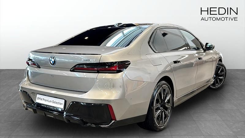Begagnad BMW i7 Executive 400 kW (544 HK) 2022 Grå Sedan