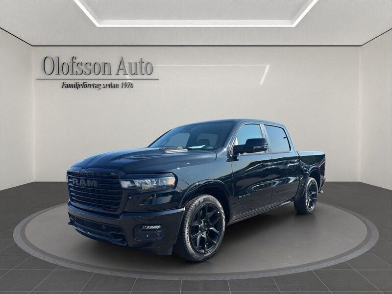 Svart (diamond black crystal) Ny 2025 Dodge Ram Pickup | 1 156 250 kr - Bild 1/4