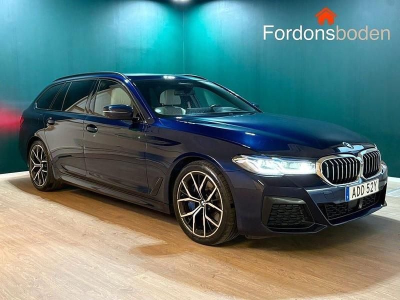 Blå Begagnad 2021 BMW 540 Efficient Dynamics Kombi | 559 900 kr (Lite dyr) - Bild 1/4
