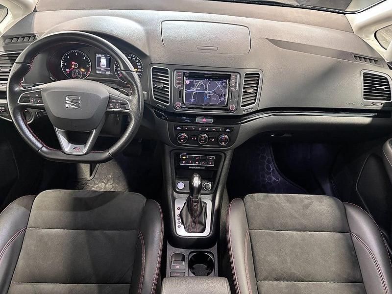 Begagnad Seat Alhambra FR-Line 177 HK (130 kW) 2019 Gråmetallic Minibuss