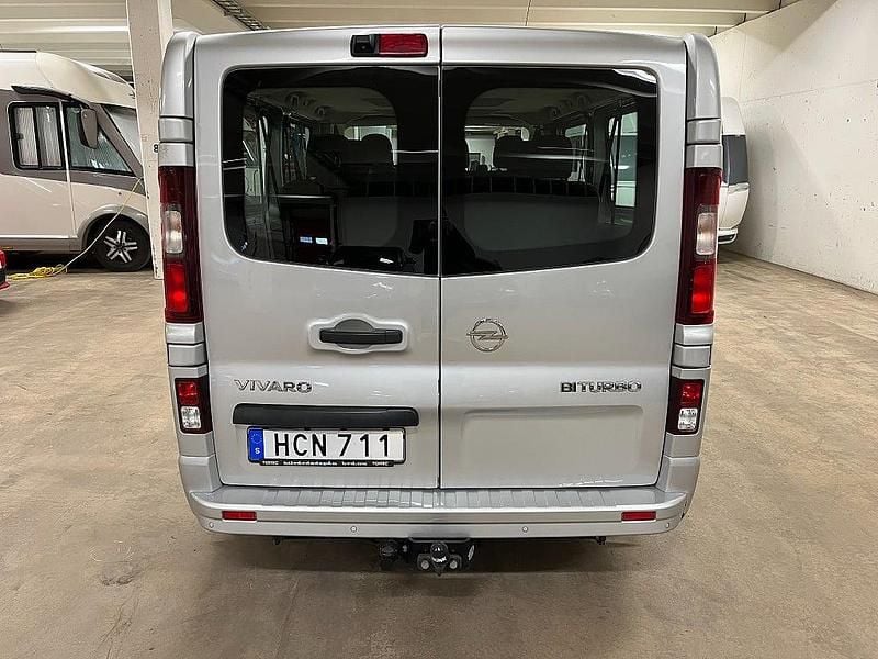 Begagnad Opel Vivaro 125 HK (91 kW) 2018 Grå Minibuss