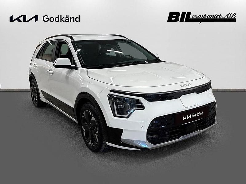 Begagnad Kia Niro 150 kW (204 HK) 2022 Vit SUV