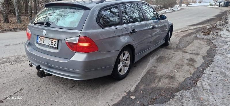 Begagnad BMW 318 129 HK (94 kW) 2006 Kombi