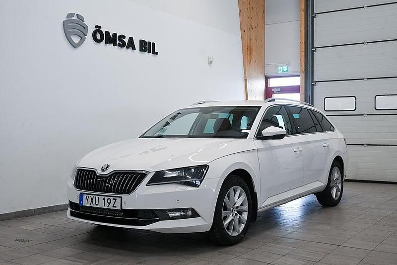 Begagnad Skoda Superb Business Line 190 HK (139 kW) 2019 Vit Kombi