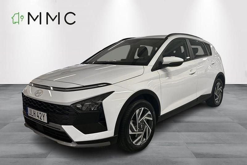 Vit Begagnad 2024 Hyundai Bayon Essential SUV | 199 000 kr (Lite dyr) - Bild 1/4