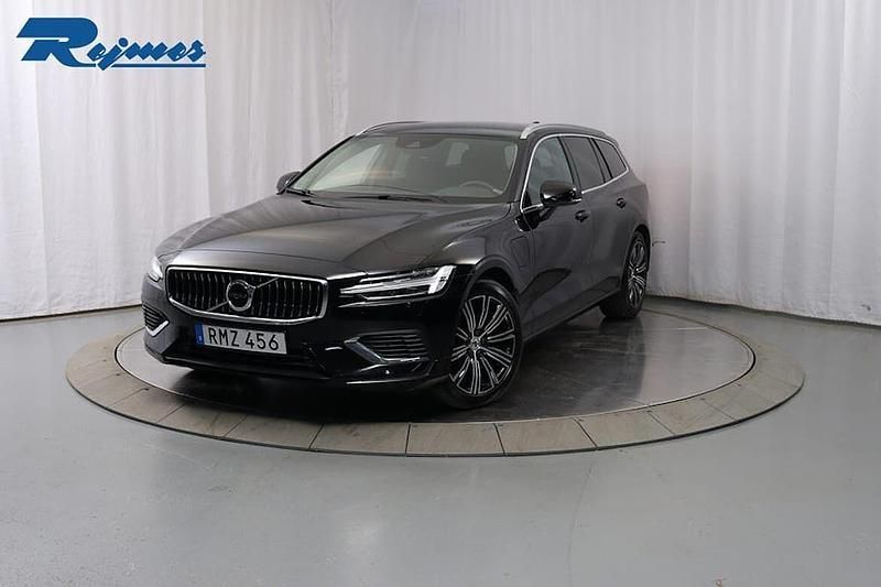 Svart Begagnad 2022 Volvo V60 Kombi | 359 900 kr (Marknadspris) - Bild 1/4