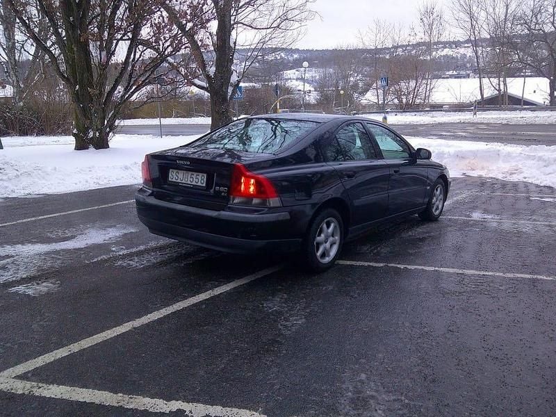 Begagnad Volvo S60 170 HK (125 kW) 2001 Svart Sedan