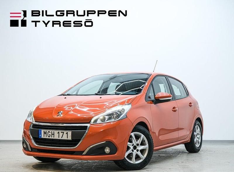 Orange Begagnad 2015 Peugeot 208 Halvkombi | 69 900 kr (Marknadspris) - Bild 1/4