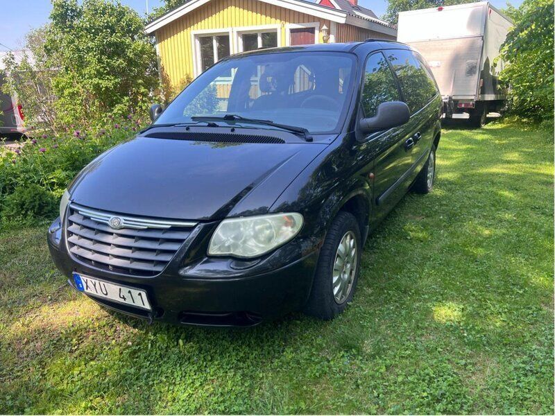 Svart Begagnad 2006 Chrysler Voyager Minibuss | 18 500 kr (Marknadspris) - Bild 1/4