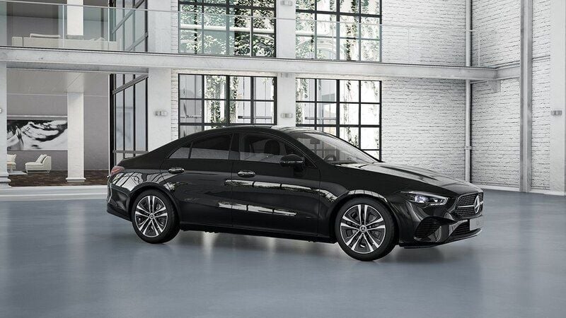 Nattsvart Ny 2025 Mercedes CLA200 Advanced Plus Sportkupé | 468 500 kr (Lite dyr) - Bild 1/4