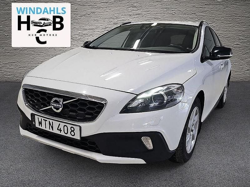 Vit Begagnad 2014 Volvo V40 CC Kombi | 139 000 kr (Marknadspris) - Bild 1/4