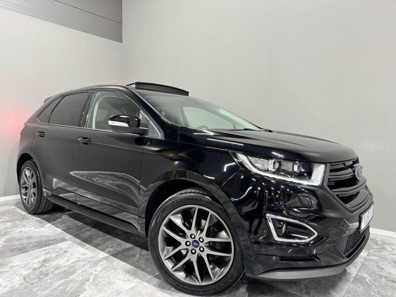 Svart Begagnad 2016 Ford Edge Sport SUV | 219 900 kr (Marknadspris) - Bild 1/4