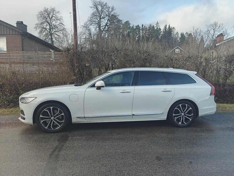 Vit Begagnad 2021 Volvo V90 Kombi | 280 000 kr (Marknadspris) - Bild 1/4